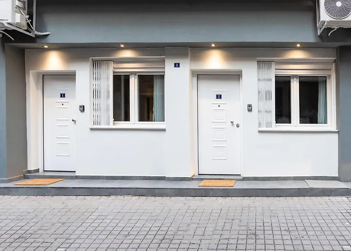 New Glamorous Apartment In Downtown