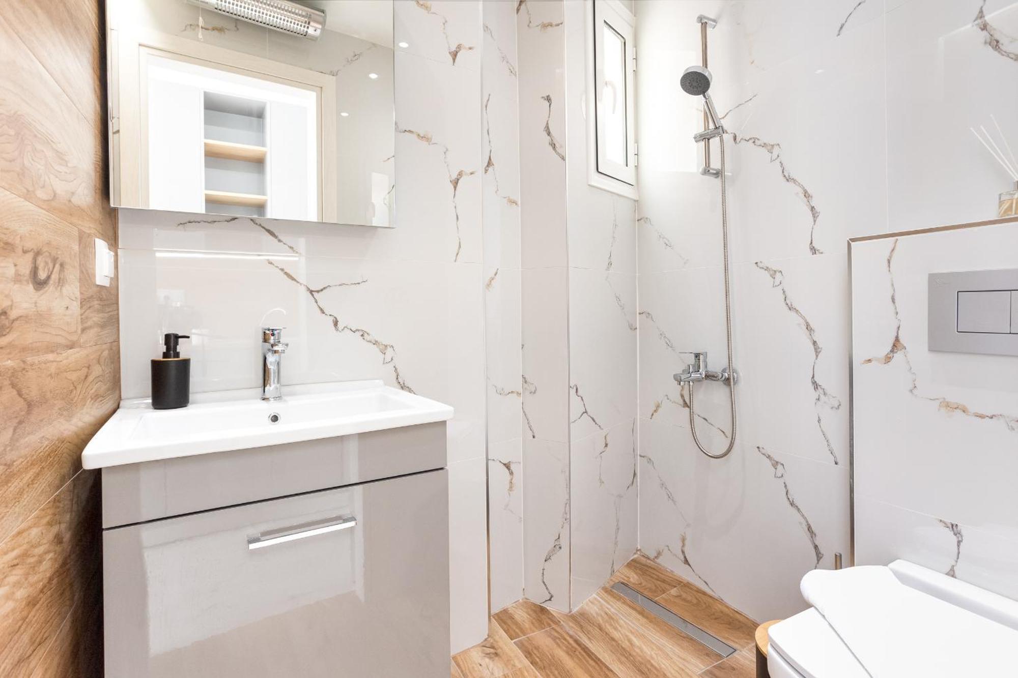 New Glamorous In Downtown Салоники